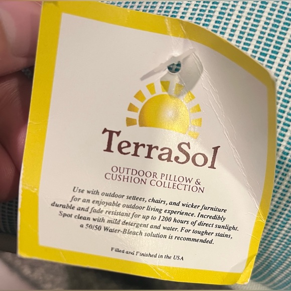 NWT Terrasol Blue White Stripe Fade Resistant Outdoor Pillow for Patio Design - Picture 12 of 12